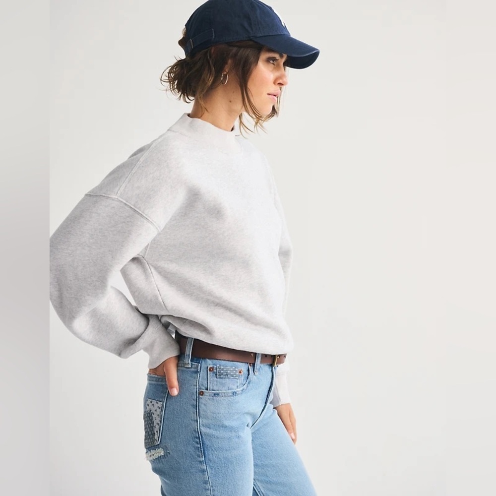 Abercrombie & Fitch Essential Sunday Crewneck XXS NWT